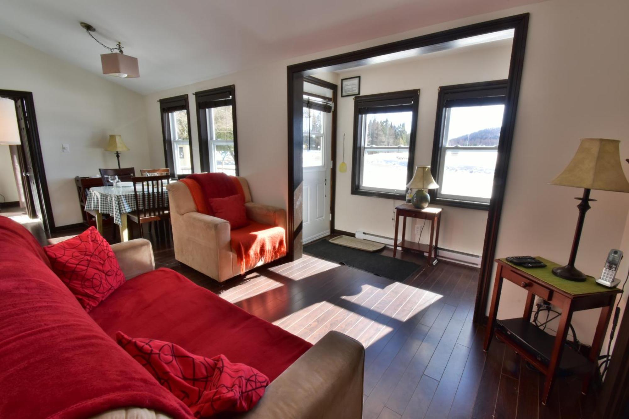 Emme Chalets Sainte-Lucie-de-Doncaster Εξωτερικό φωτογραφία
