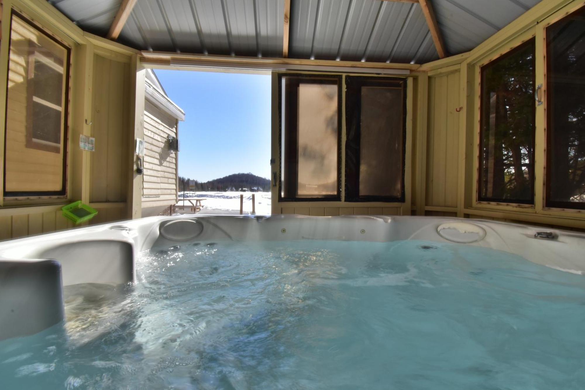 Emme Chalets Sainte-Lucie-de-Doncaster Εξωτερικό φωτογραφία