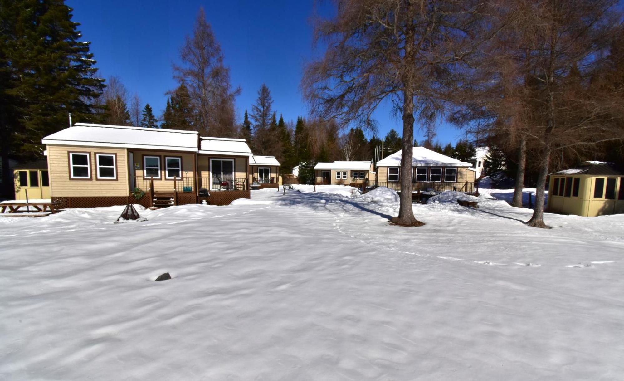 Emme Chalets Sainte-Lucie-de-Doncaster Εξωτερικό φωτογραφία