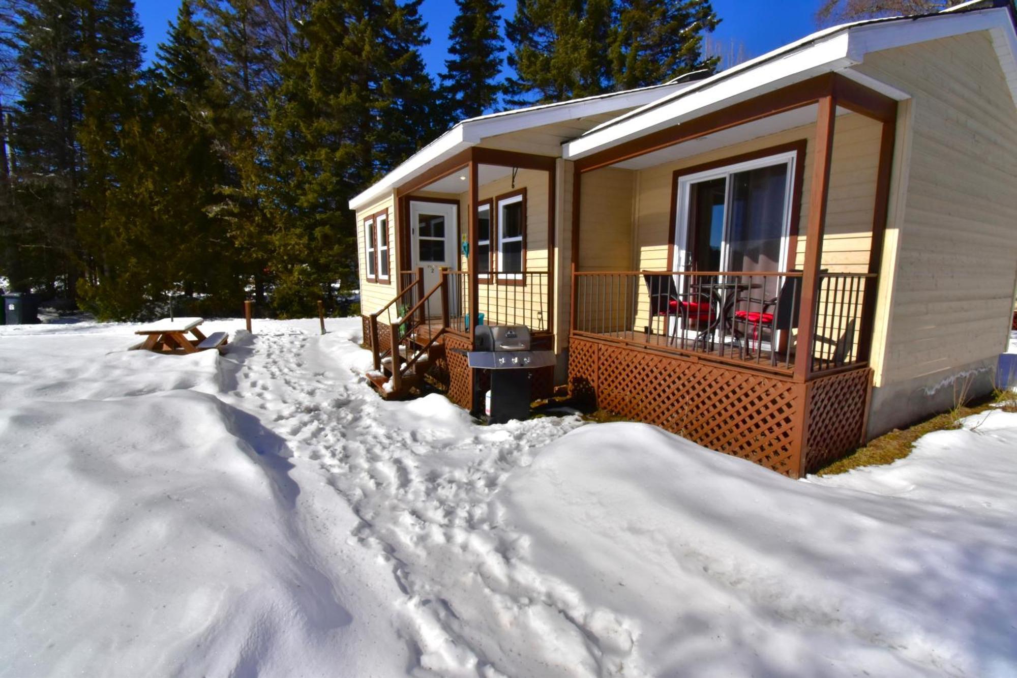 Emme Chalets Sainte-Lucie-de-Doncaster Εξωτερικό φωτογραφία